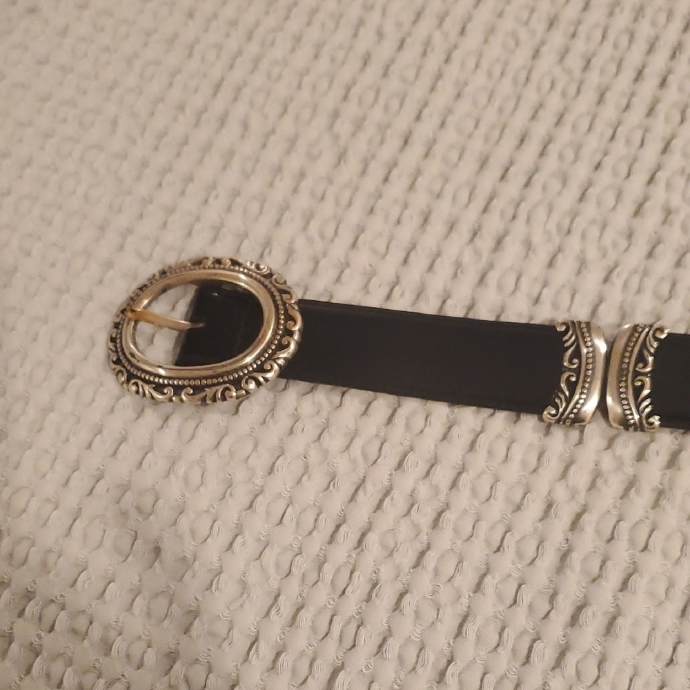 Reversible Black and Silver Belt with Ornate Design - Picture 4 of 7